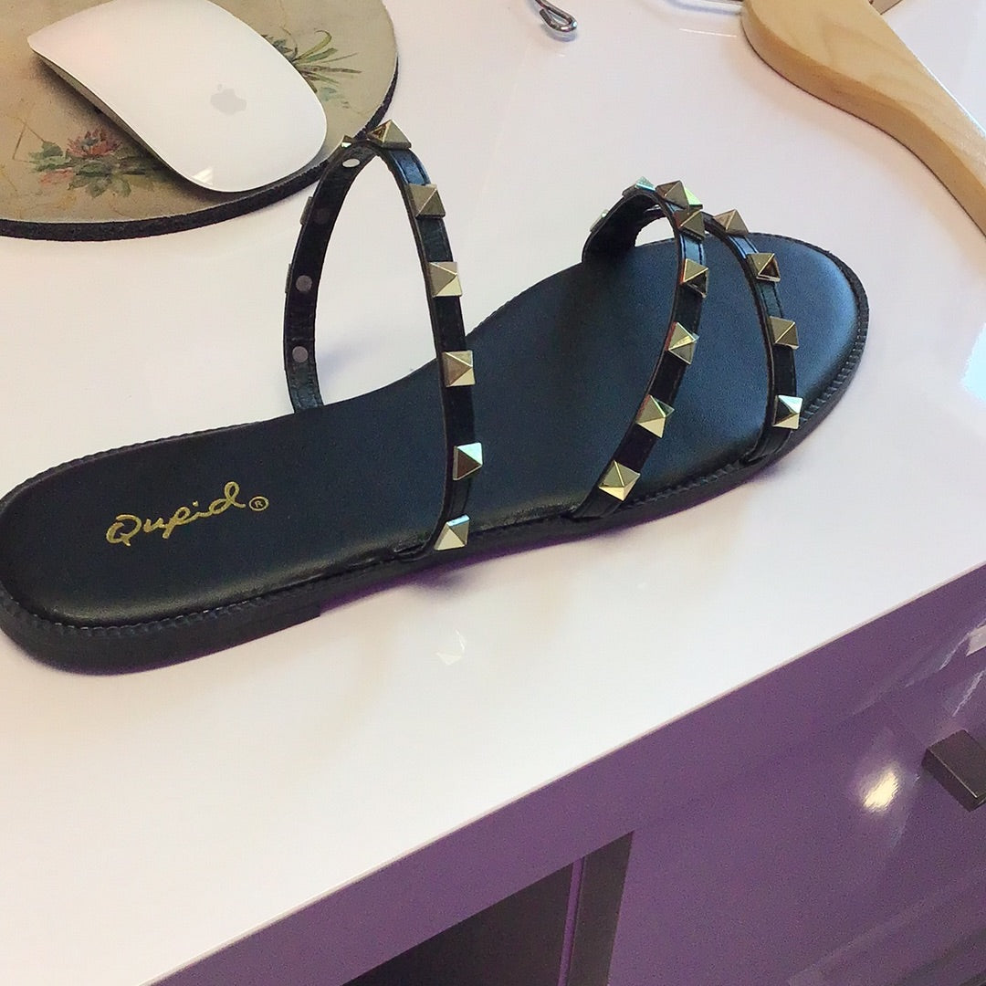 Desmond - Black studded sandal